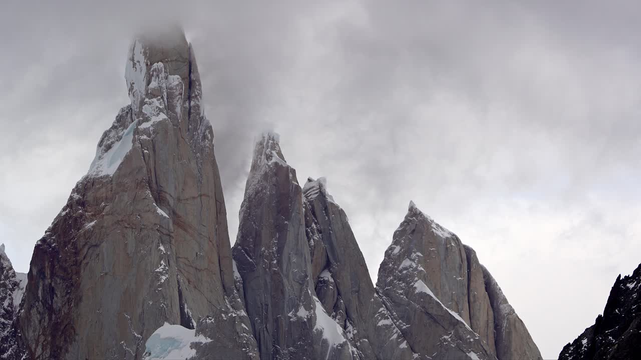 Timelapse of cerro torre, egger and standhardt
