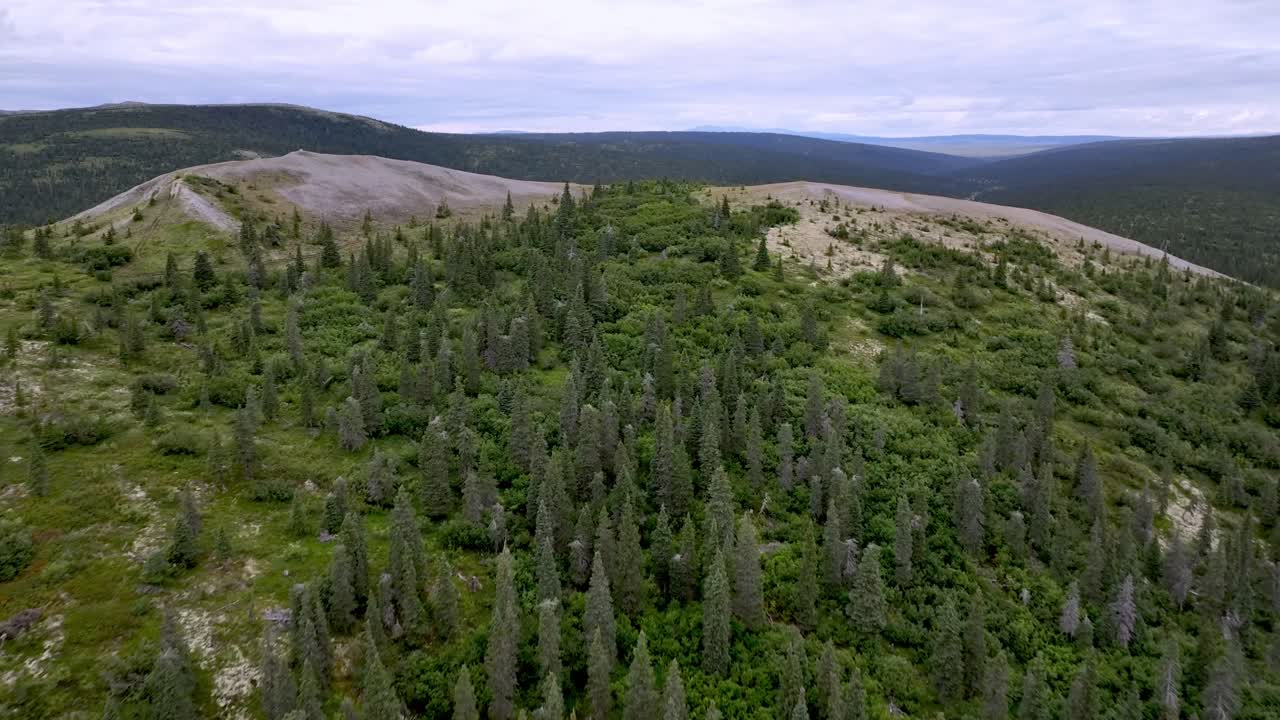 каменный выступ возле коюка, аляска, аэрофотосъемка