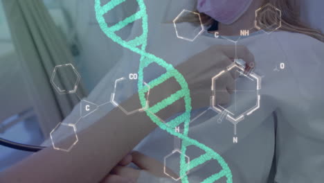 animación de cadena de adn y procesamiento de datos sobre una doctora caucásica y una paciente