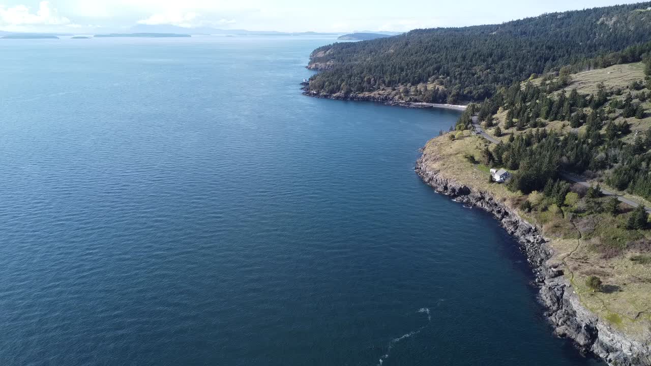 vista aérea de la carretera costera de pnw