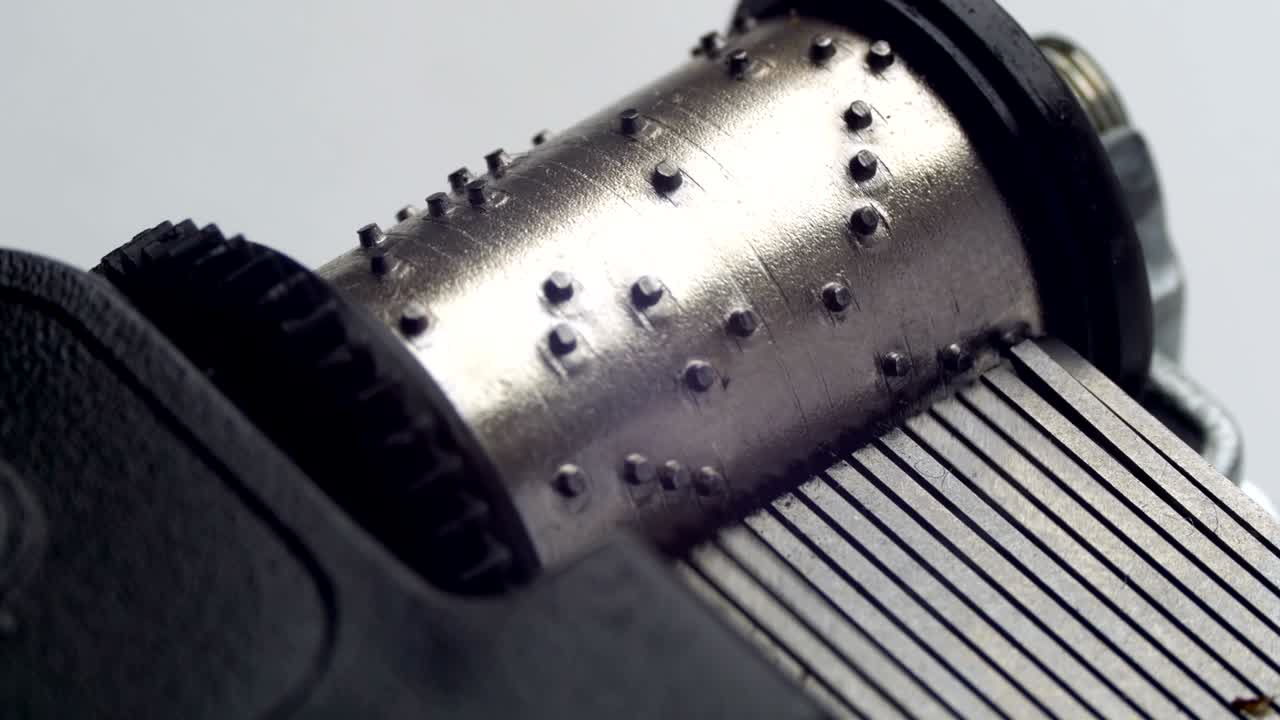 음악 상자 메커니즘이 회전합니다.