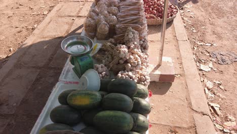 Handheld-Shot-of-Street-Fruits