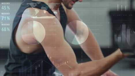 animación de procesamiento de datos estadísticos sobre la sección media de un hombre que trabaja con pesas en el gimnasio