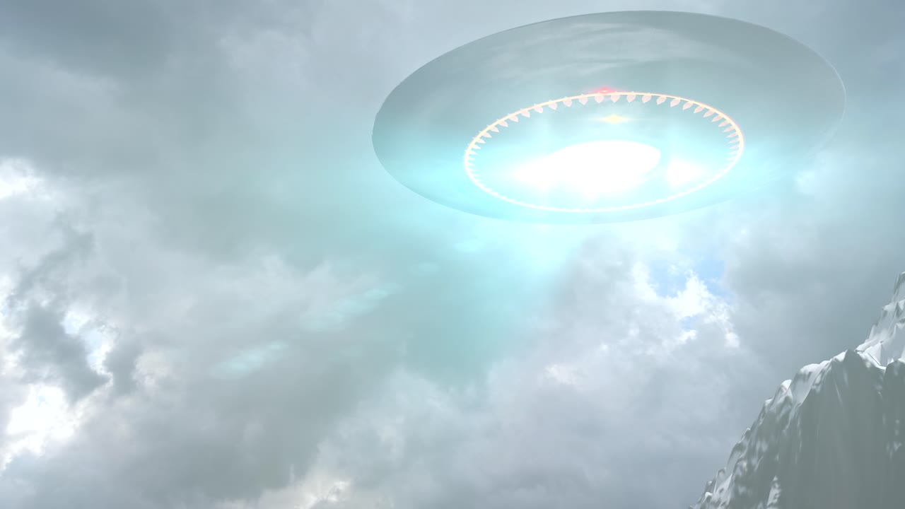 ovni sobre las montañas nevadas