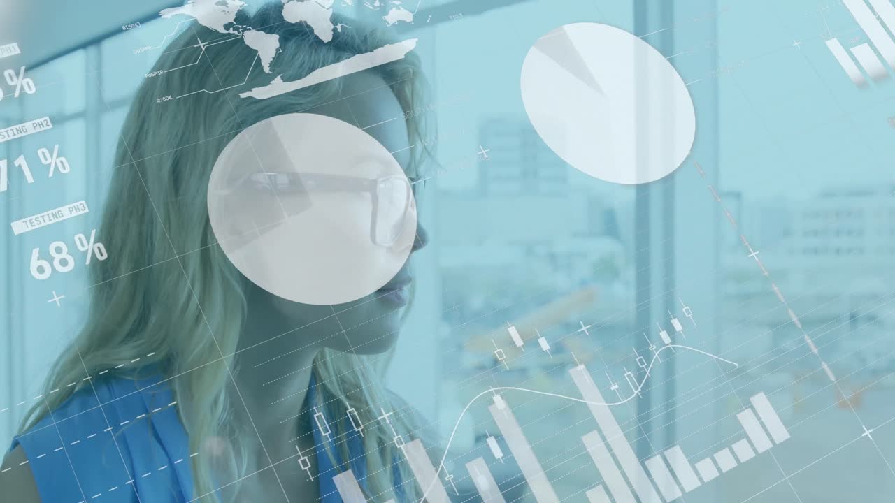 animación de la interfaz infográfica sobre la mujer caucásica mirando a través de una ventana de vidrio