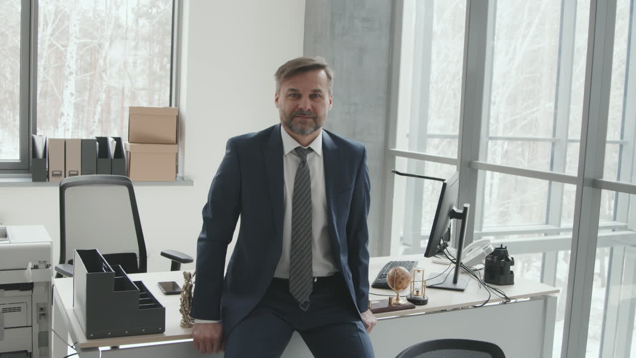 hombre de negocios en el cargo