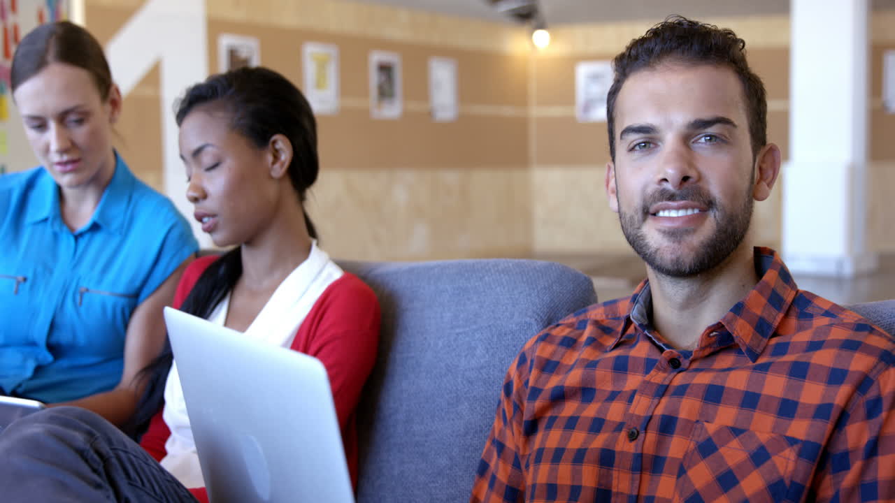 gente de negocios trabajando juntos