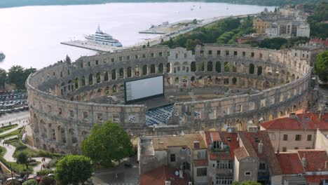 Aerial-View-Of-The-Roman-Amphitheatre-Of-Pula-Arena-In-Pula,-Croatia