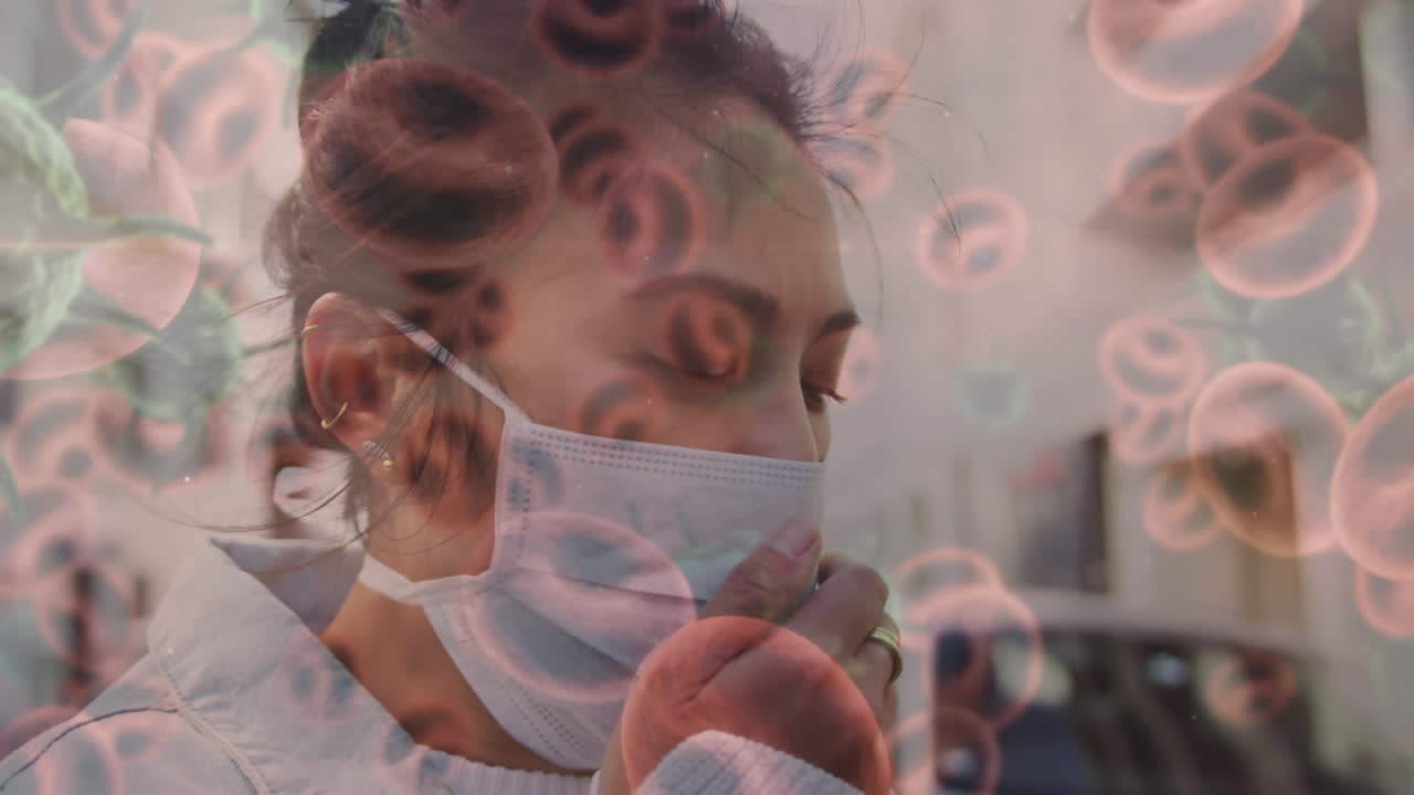 코로나 19 세포가 얼굴 마스크를 입은 여성을 가로질러 움직이는 애니메이션