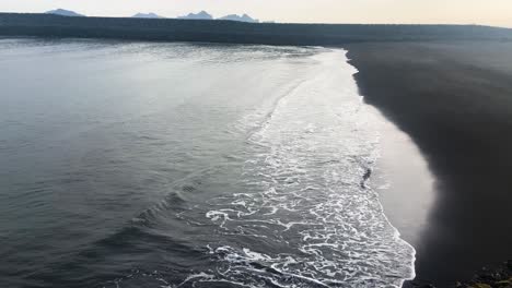 Black-sand-beach-in-Landeyjahöfn,-Iceland,-high-angle-view