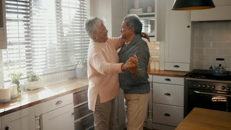 Tanzen,-Seniorenpaar-Und-Liebe-Im-Ruhestand