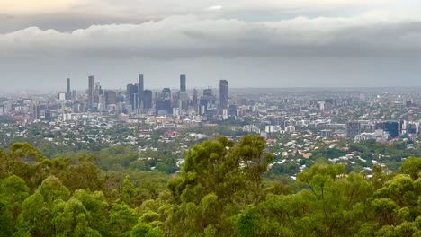 Blick-über-Die-Stadt-Brisbane-Vom-Mount-Coot-Tha-Summit-Lookout-In-Queensland,-Australien