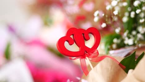 Red-rose-bouquet-and-heart-shape-symbol-for-gift