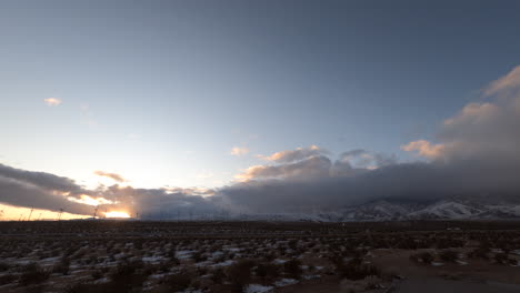 Las-Hermosas-Nubes-Ondulantes-Sobre-El-Desierto-De-Mojave-En-California---Lapso-De-Tiempo