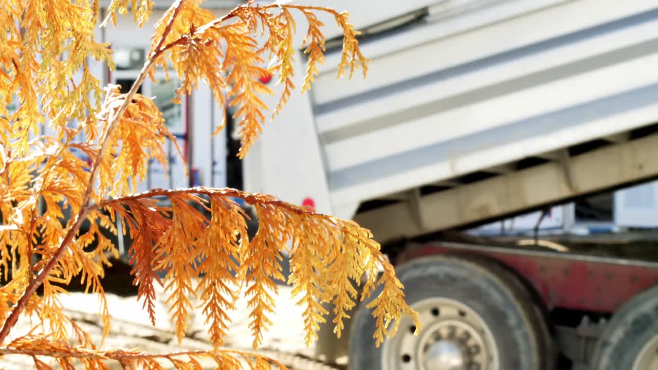 건설 현장에서의 차량