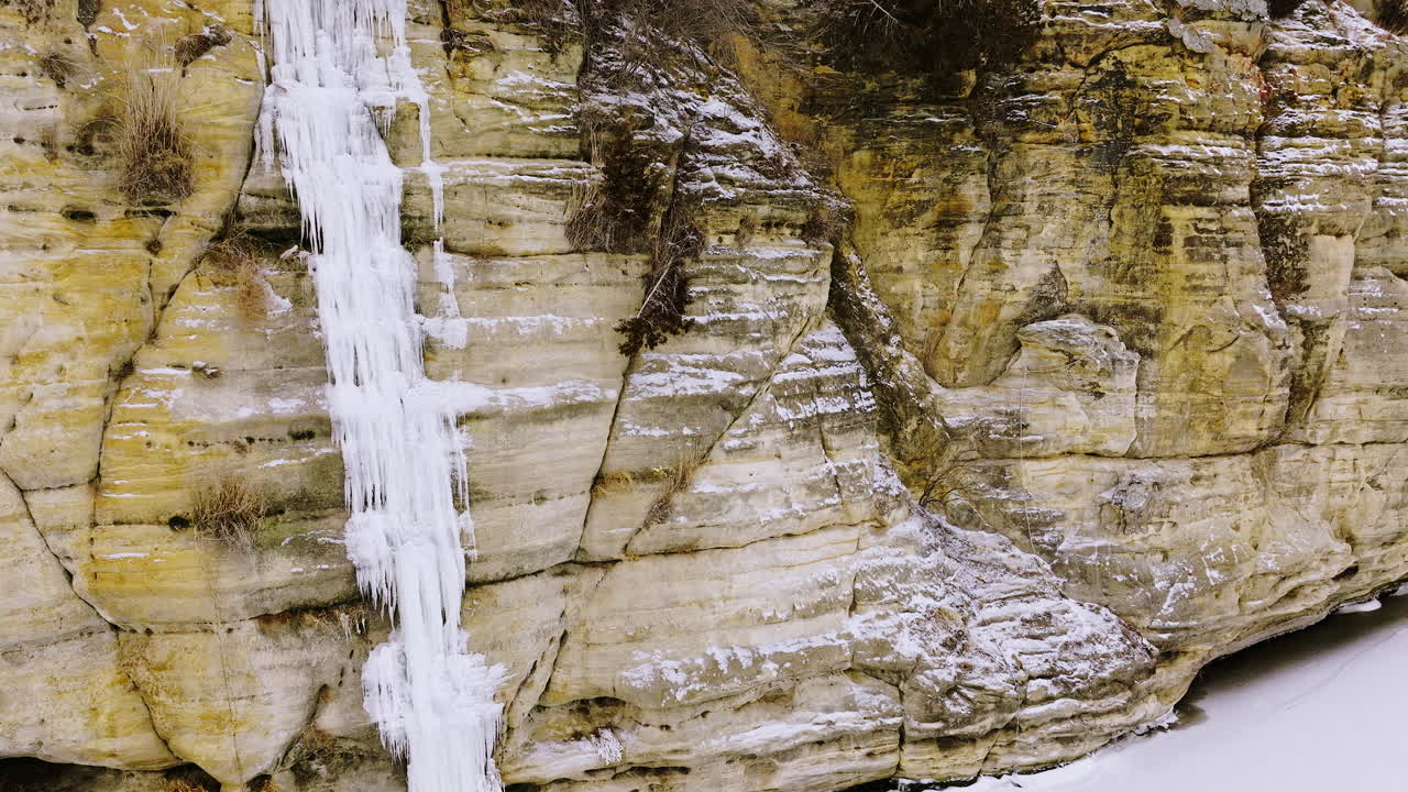 A drone's eye view of the frozen Starved Rock State Park in winter