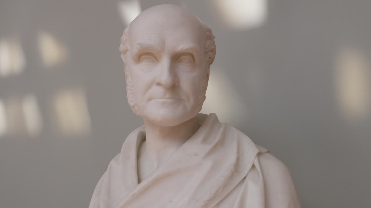 에딘버러 박물관의 대리석 부스트 전시