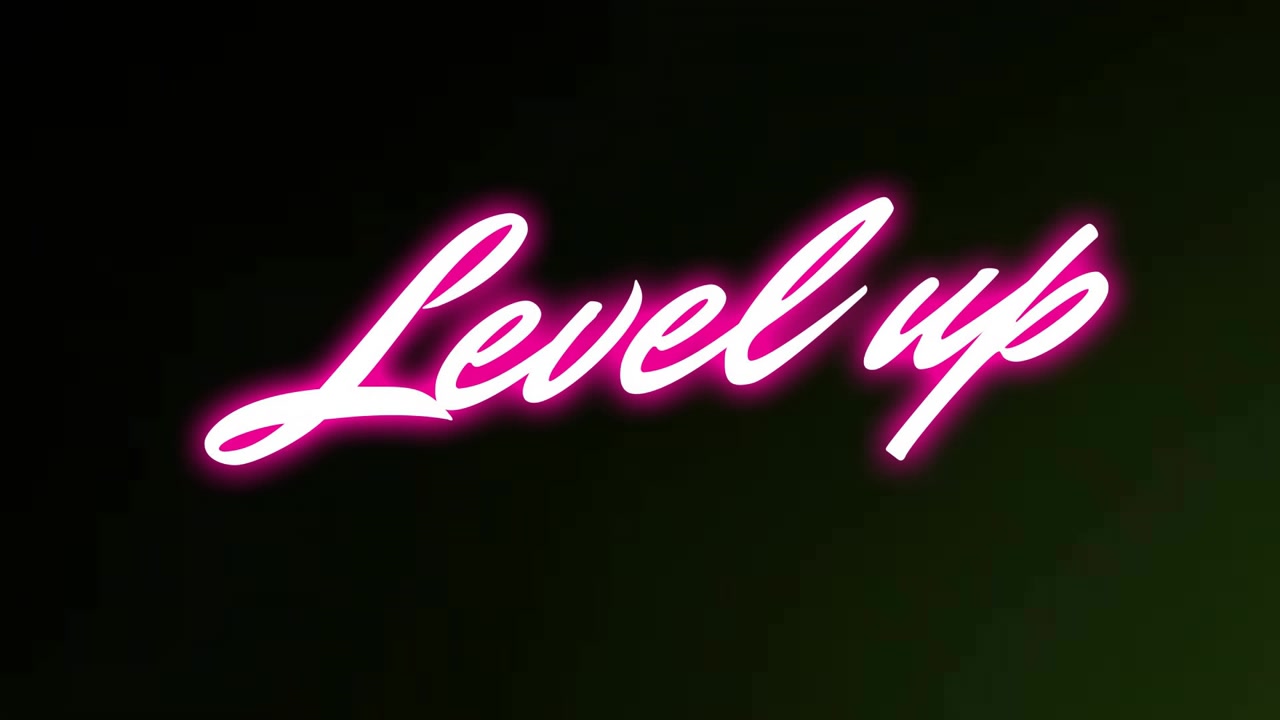 Schermo nero iniziale che sfuma in un gradiente verde scuro, rivelando il titolo rosa neon "Level up"