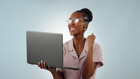 Ganadora,-Celebración-O-Mujer-Negra-Emocionada