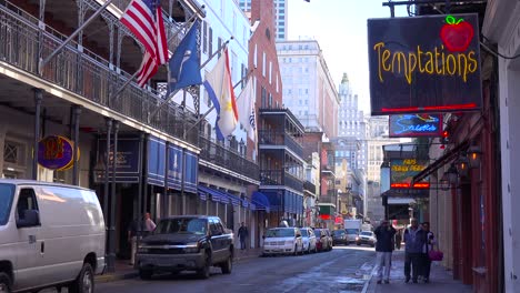 Etablierung-Von-Bourbon-Street-Sign-French-Quarter-New-Orleans-Tag-1