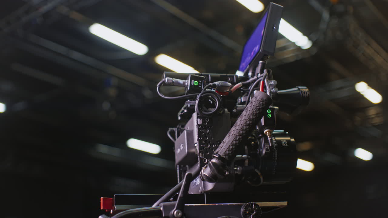 профессиональная модульная кинокамера с сенсорным блоком, отделенным для легкой ручной работы, вращающейся на 360 градусов