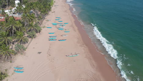 Kahanda-Modara-beach-in-Sri-Lanka