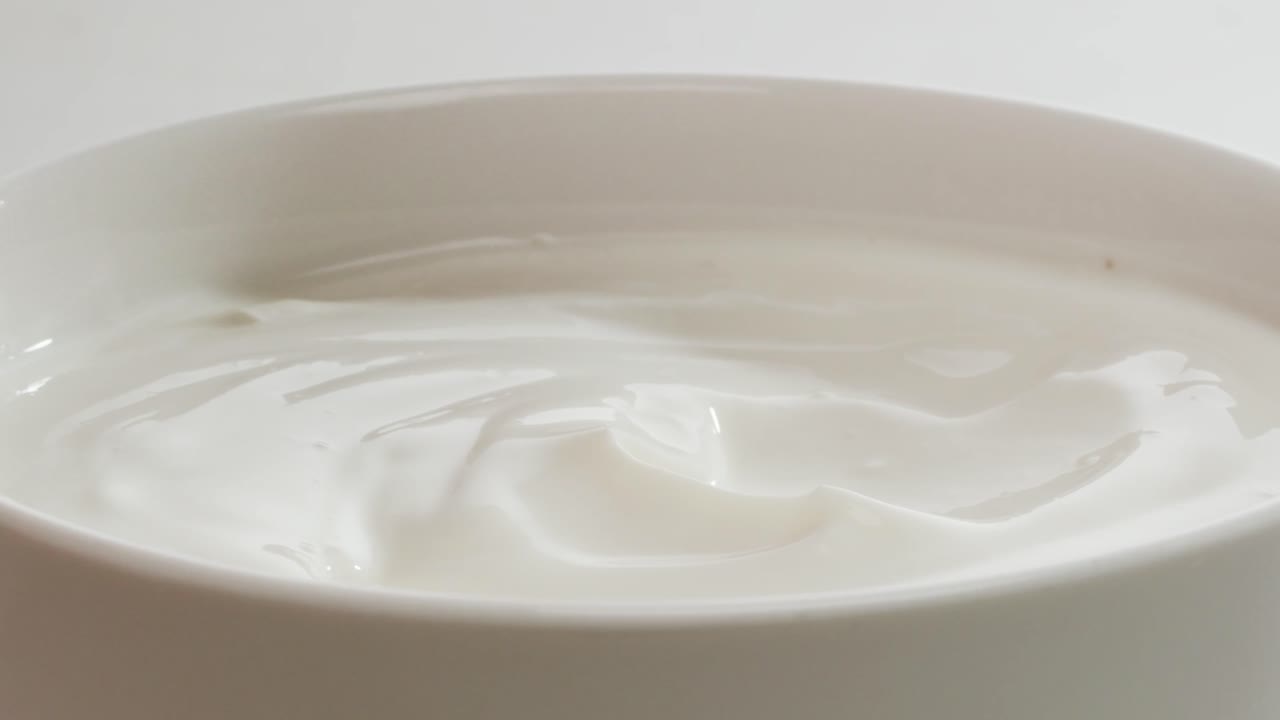 요거트에 있는 딸기