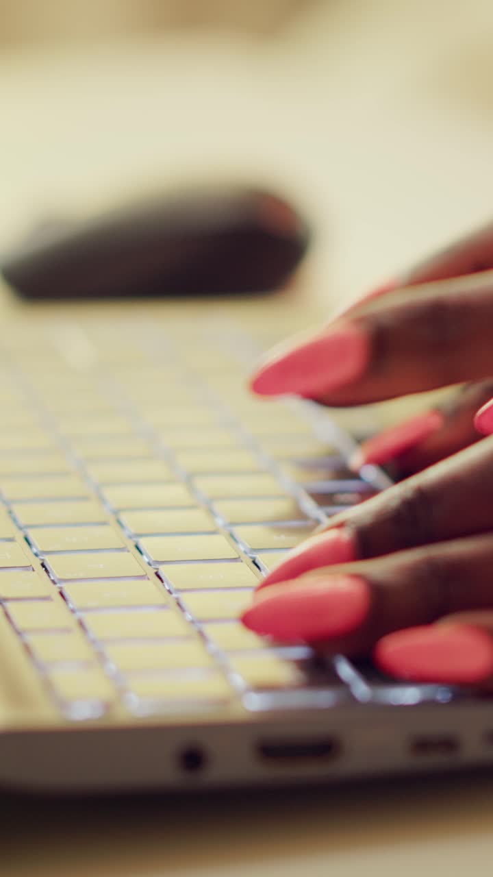 Vertical Freelancer typing new story details