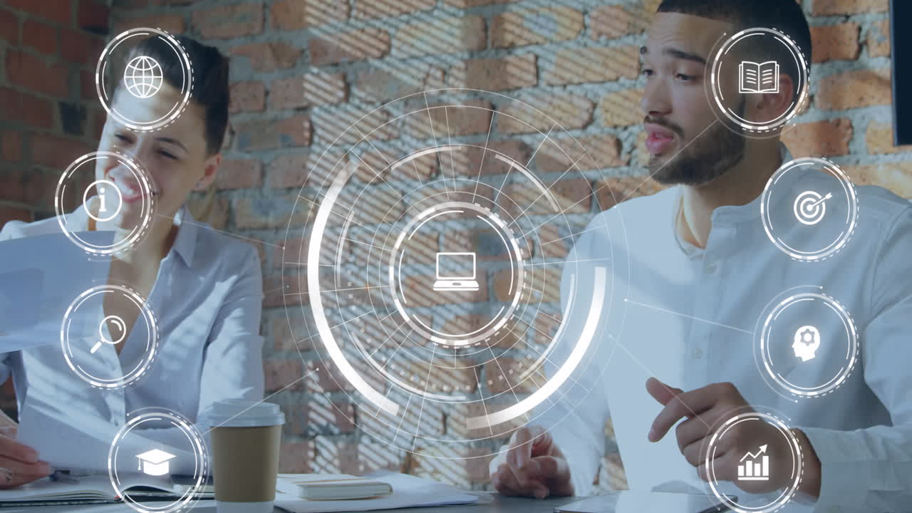 animación de iconos digitales contra una mujer biracial que pasa un documento a una colega en la oficina