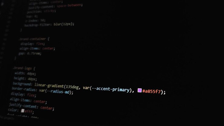 Rullende CSS-kode på en mørk computerskærm