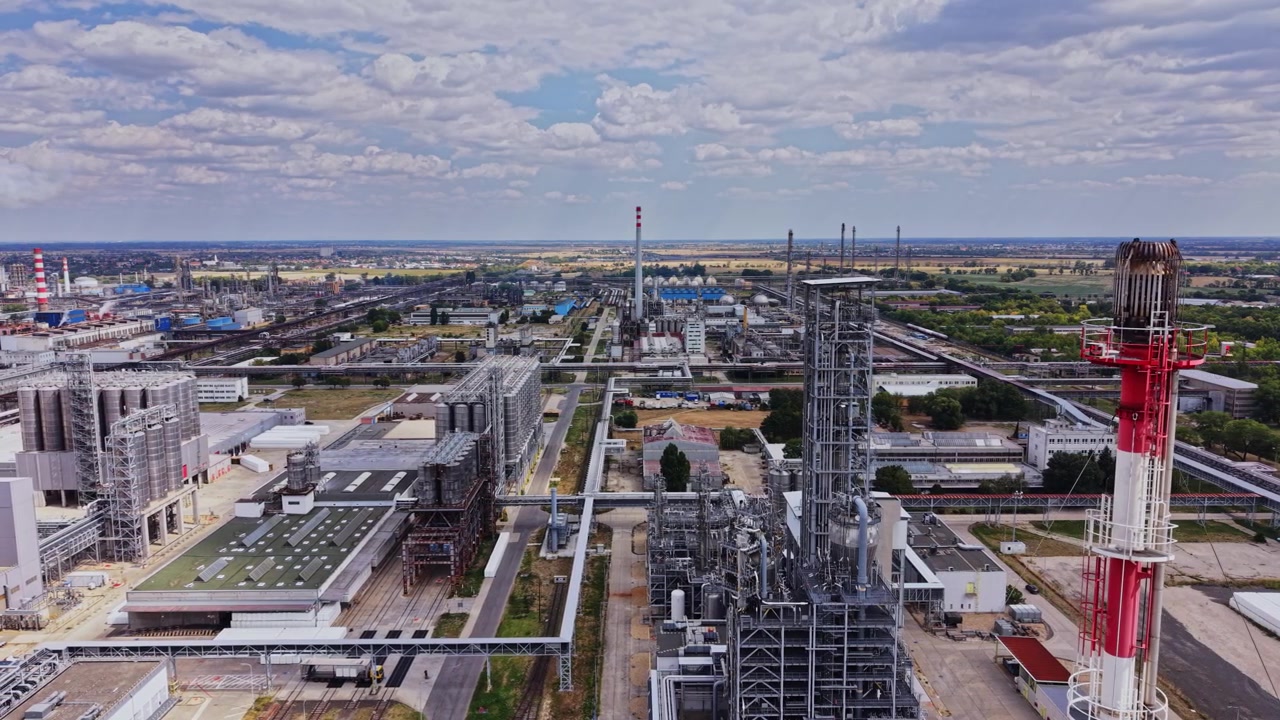 Gasoline and diesel production in a large industrial complex
