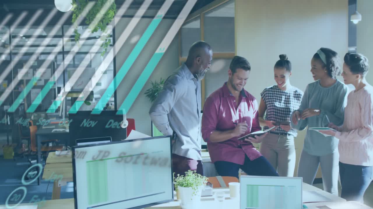 animación del procesamiento de datos sobre diversas personas de negocios en la oficina