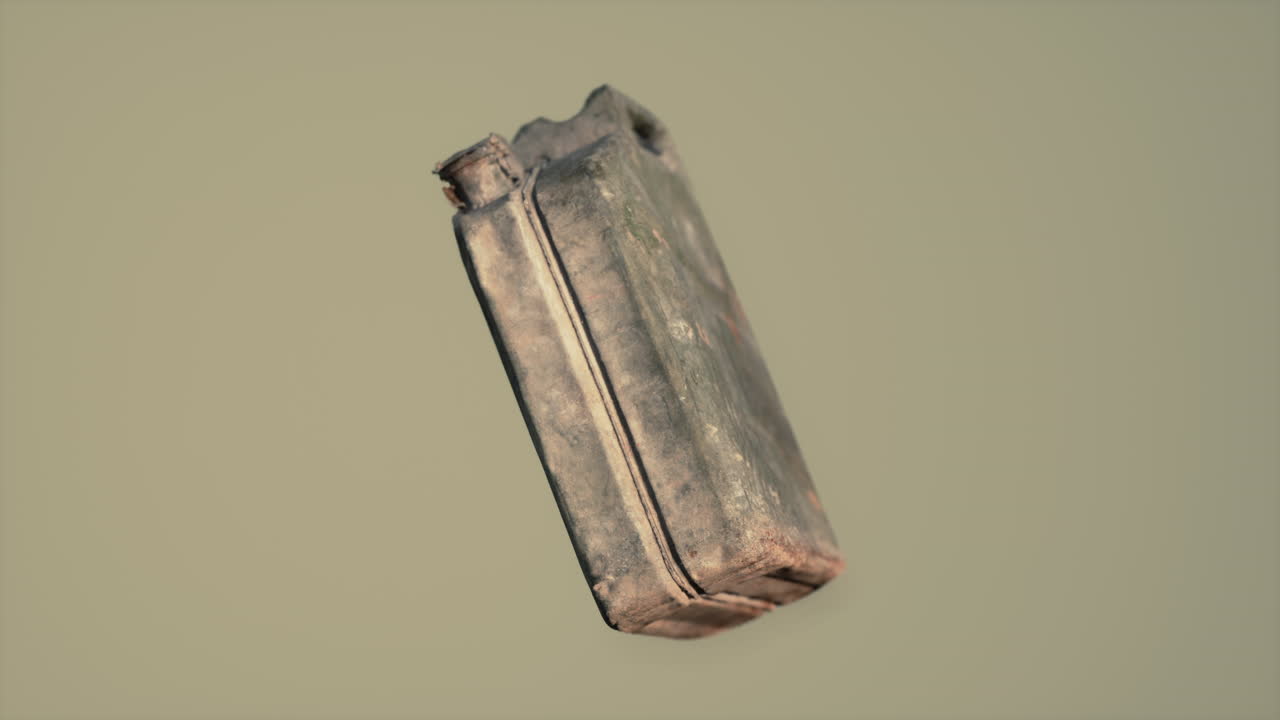 viejo depósito de combustible oxidado del ejército