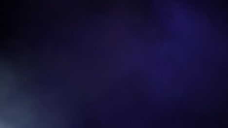 luces cañones parpadeando y humo moviéndose en el escenario de un concierto
