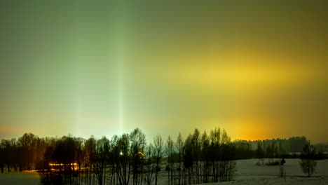 Fenómeno-De-Las-Luces-Polares-Del-Norte-Timelapse-Colorido-Vista-Del-Paisaje