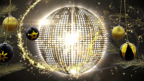 Animación-De-Adornos-Navideños,-Estrellas-Y-Bola-De-Discoteca-Sobre-Fondo-Negro