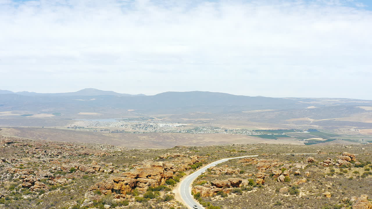 항상 경치 좋은 길을 따라가세요.