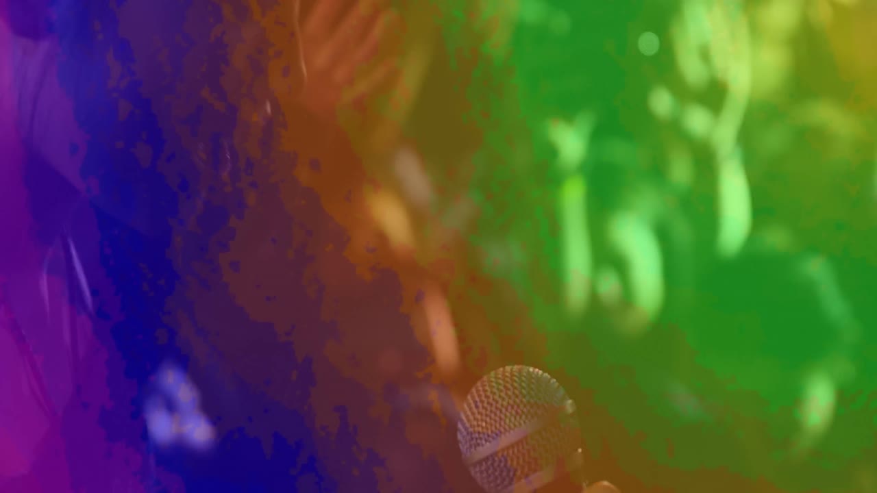 formas abstractas coloridas contra manchas de luz contra fondo colorido compuesto de oro