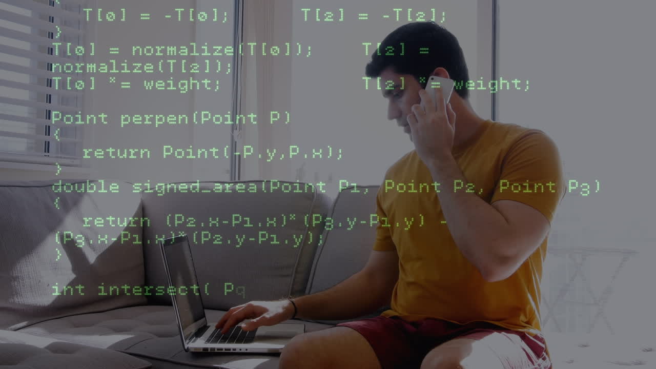 animación del procesamiento de datos sobre un hombre de negocios caucásico hablando por teléfono inteligente