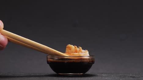 shrimp with dipping sauce