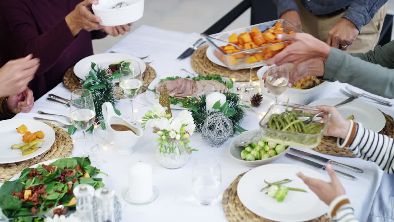 모두가 모든 것을 조금씩 얻도록 하는 것입니다.