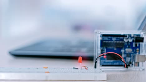 ingeniería robótica microcontrolador led flash