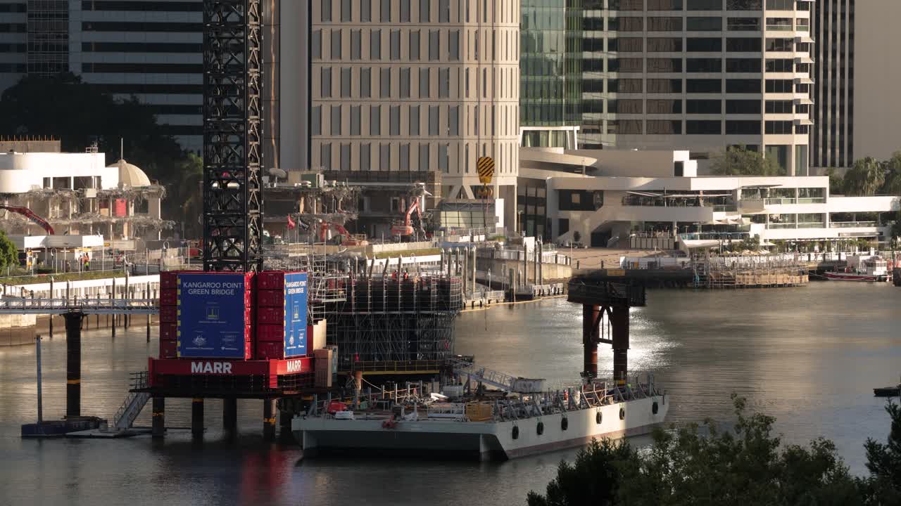 Close view of Brisbane City and the Kangaroo Point Green Bridge construction, viewed from Kangaroo Point, Queensland, Australia