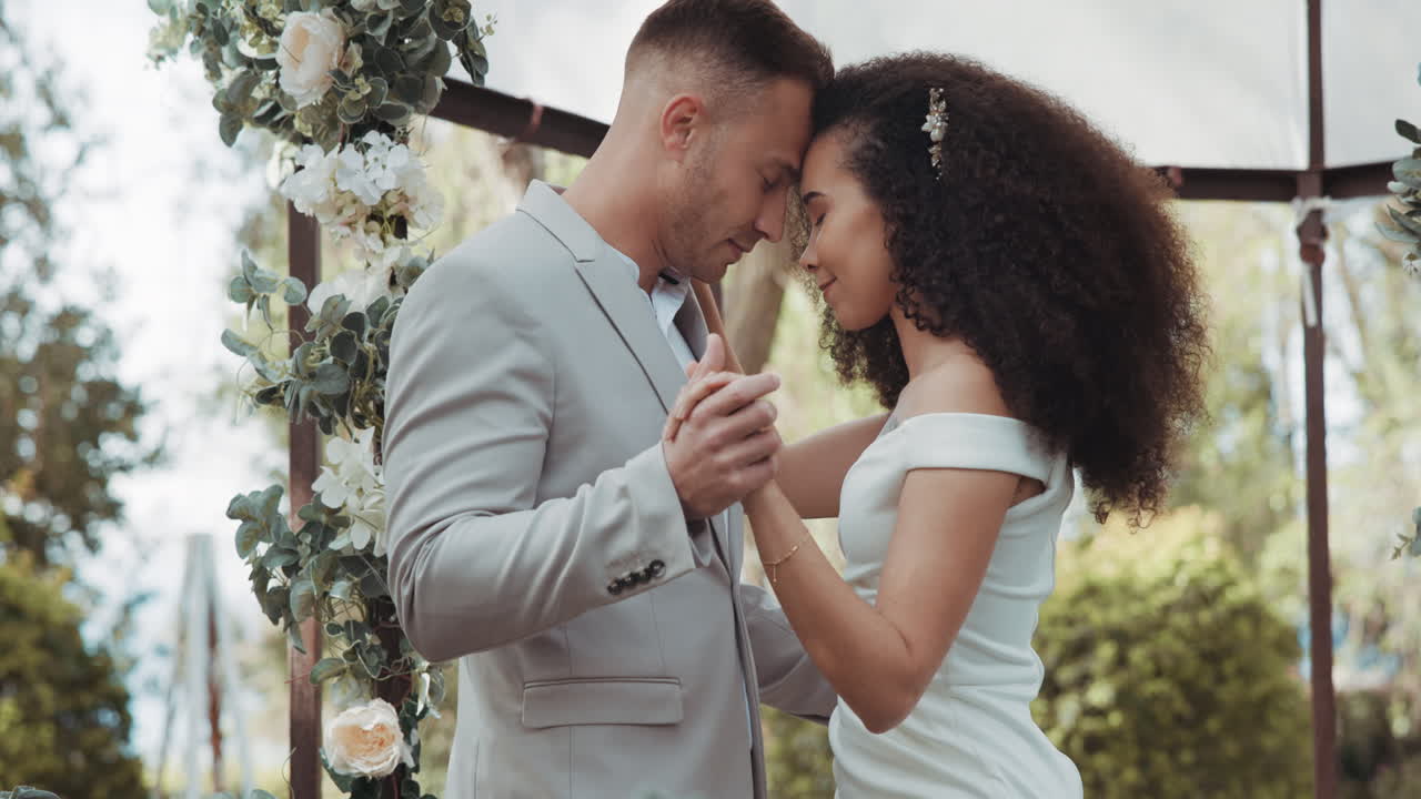 pareja, boda y baile con amor