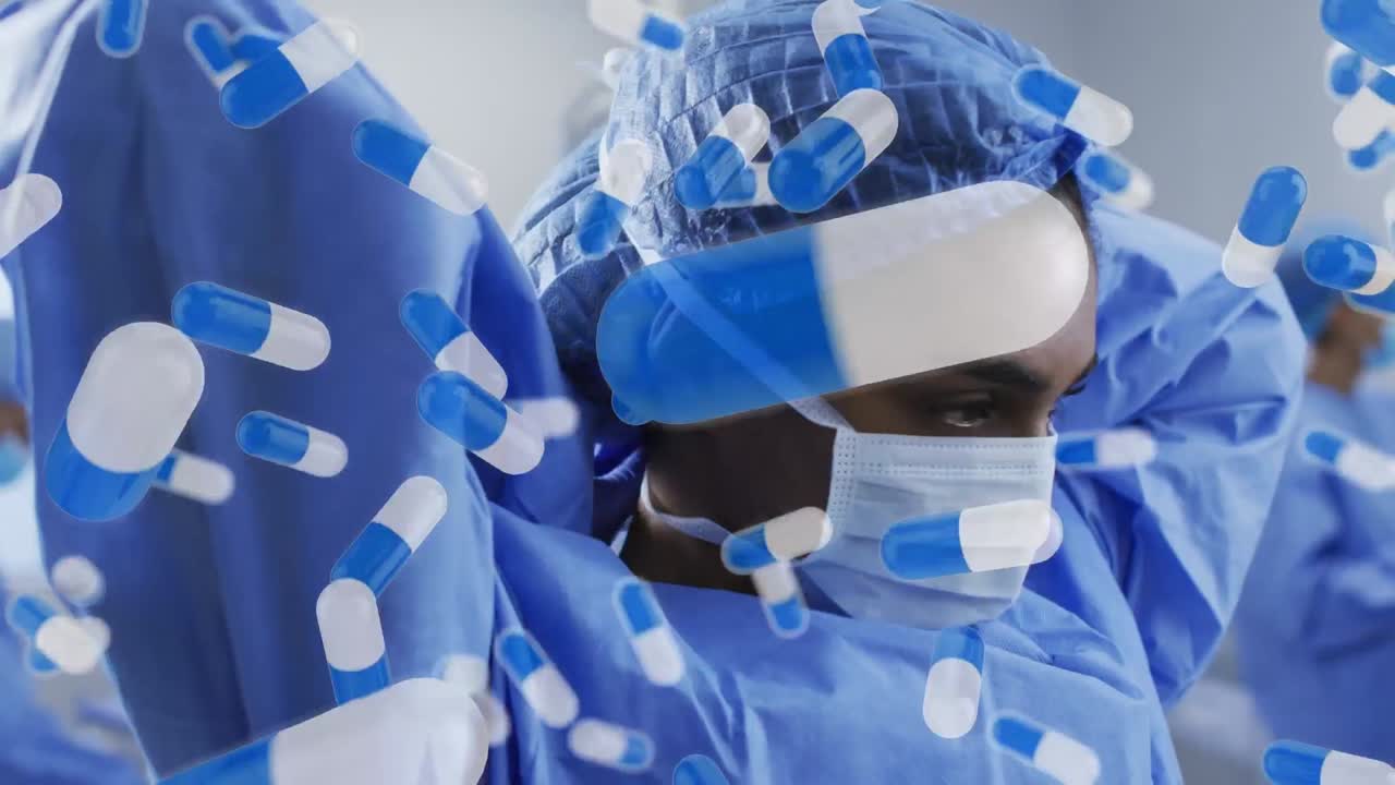 얼굴 마스크를 쓰고 있는 아프리카계 미국인 여성 의사 위에 알약 아이콘의 애니메이션