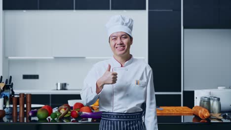 chef feliz en la cocina