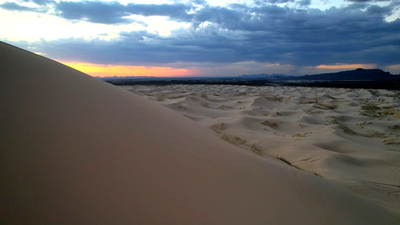 воздушные снимки с беспилотником над мексиканской пустыней
