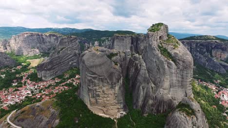 The-Monasteries-of-Meteora,-the-largest-archaeological-site-of-Greece