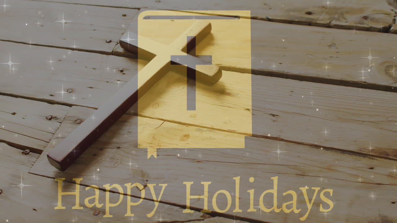 나무 배경에 기독교 십자가 위의 행복한 휴일 텍스트의 애니메이션