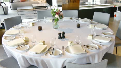 Shot-of-beautiful-dinner-table-decoration-and-setup